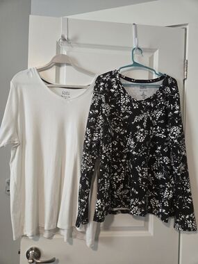 Lot Of 2 NWOT croft & barrow Black Floral LS Scoop Neck Top And Short SS V Neck
